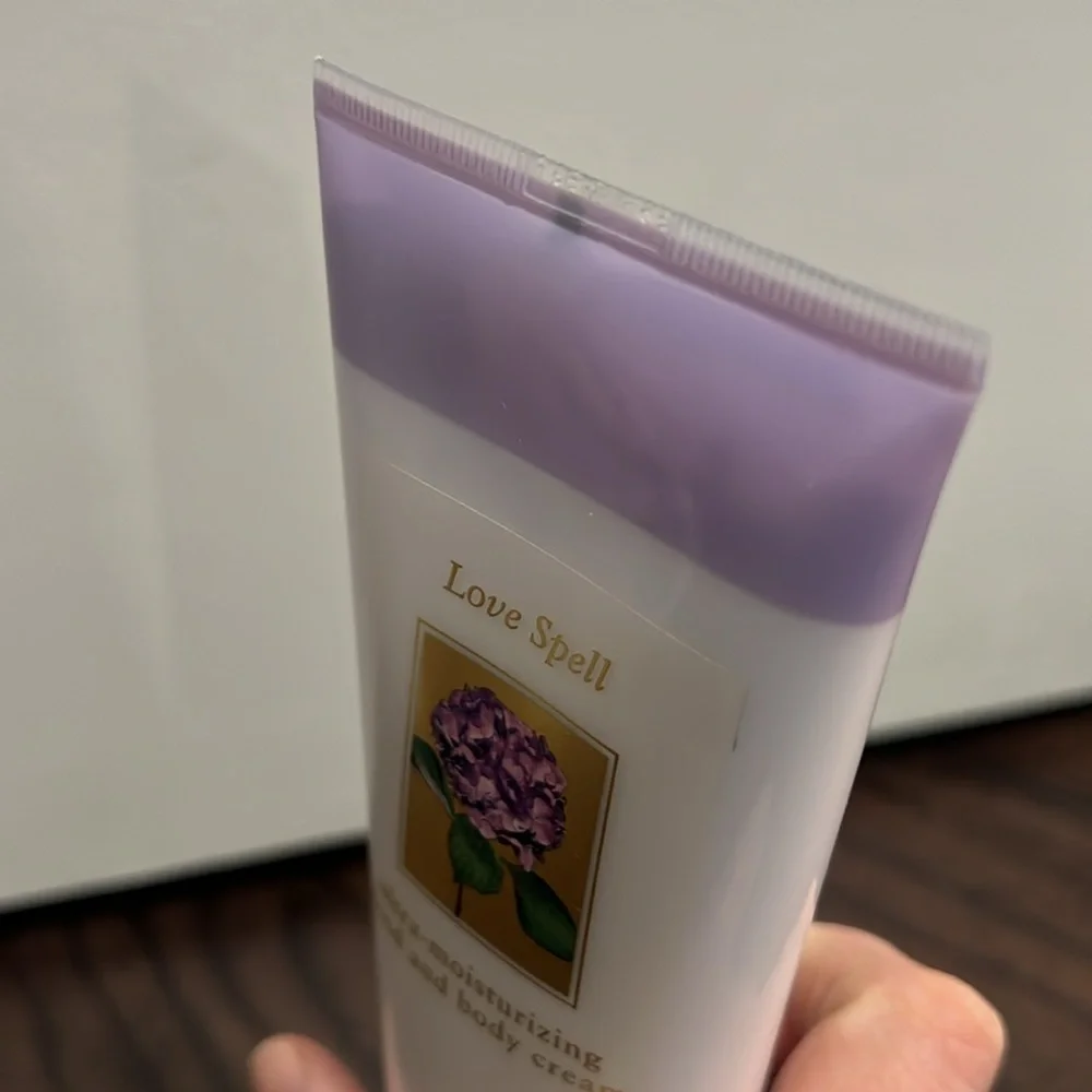 Victoria’s Secret Love spell ultra-moisturizing hand and body cream